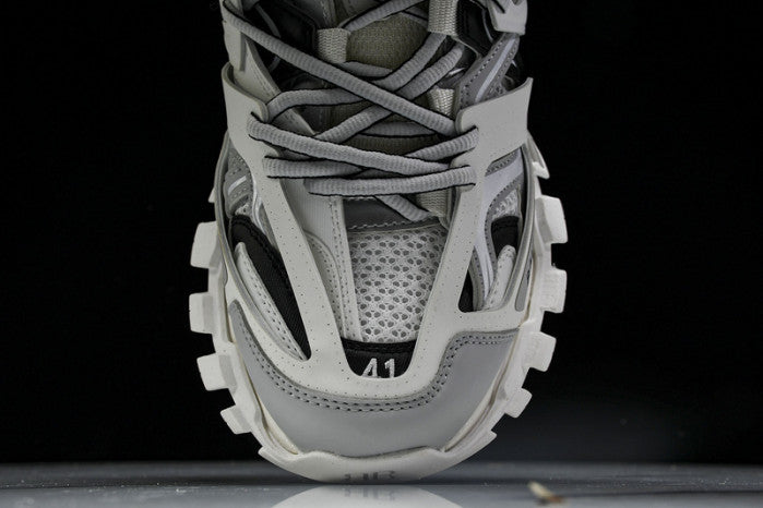 BA*LEN*CIA*GA RUNNER