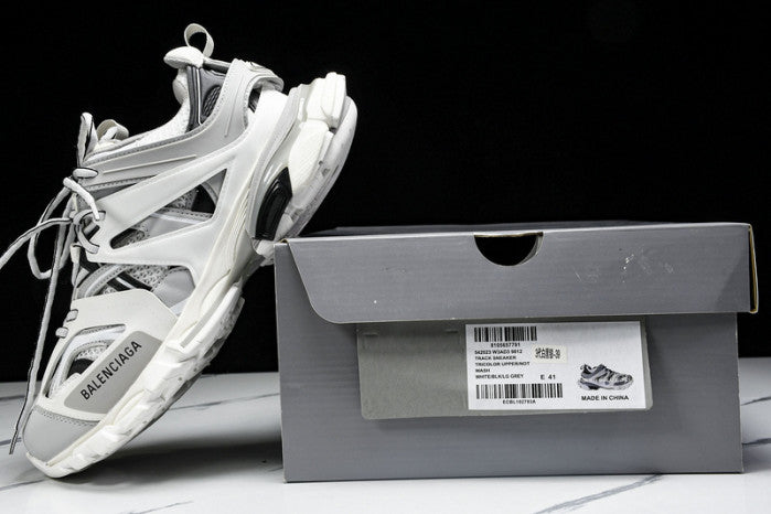 BA*LEN*CIA*GA RUNNER