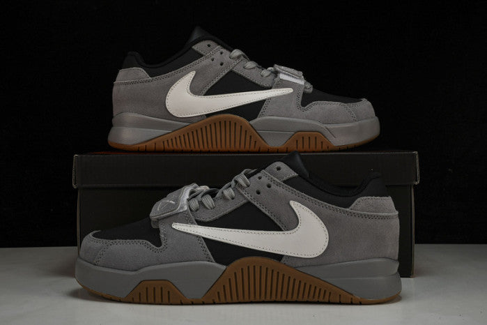 TRAVIS SCOTT X AIR JORDAN 1