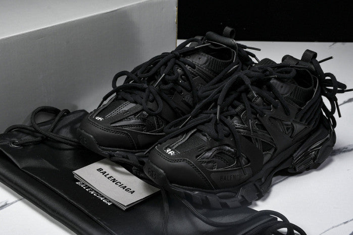 BA*LEN*CIA*GA RUNNER