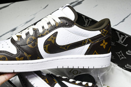 AIR JORDAN 1 LOW X TRAVIS SCOTT X LVs