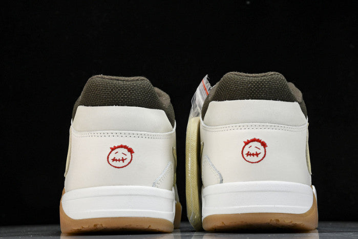 TRAVIS SCOTT X AIR JORDAN 1