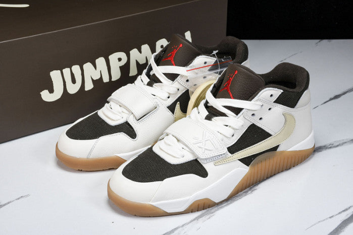 TRAVIS SCOTT X AIR JORDAN 1