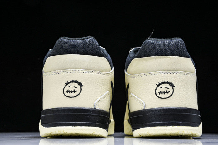 TRAVIS SCOTT X AIR JORDAN 1