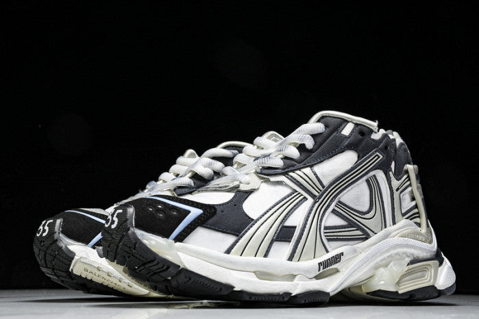 BA*LEN*CIA*GA RUNNER